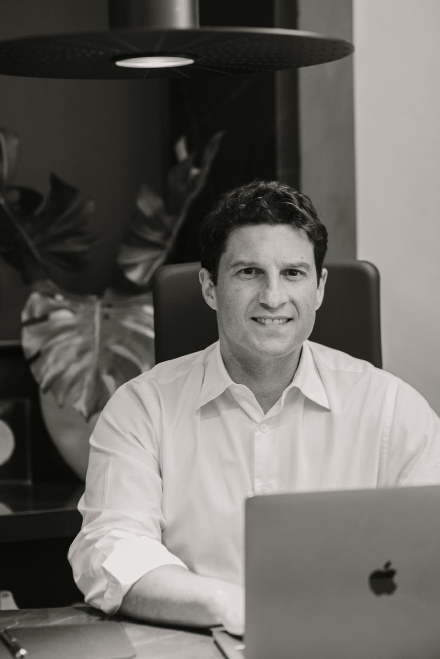Dr. Eduardo Castro